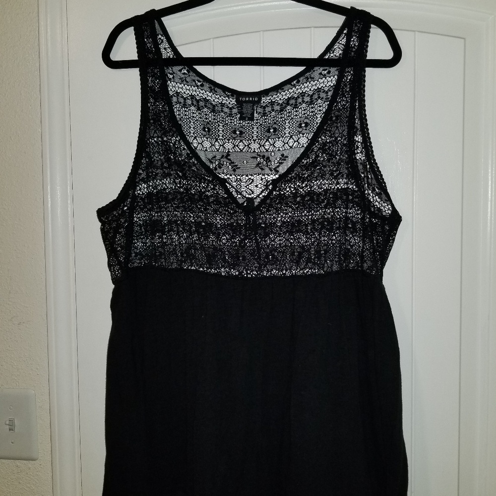Torrid Black lace accent tank